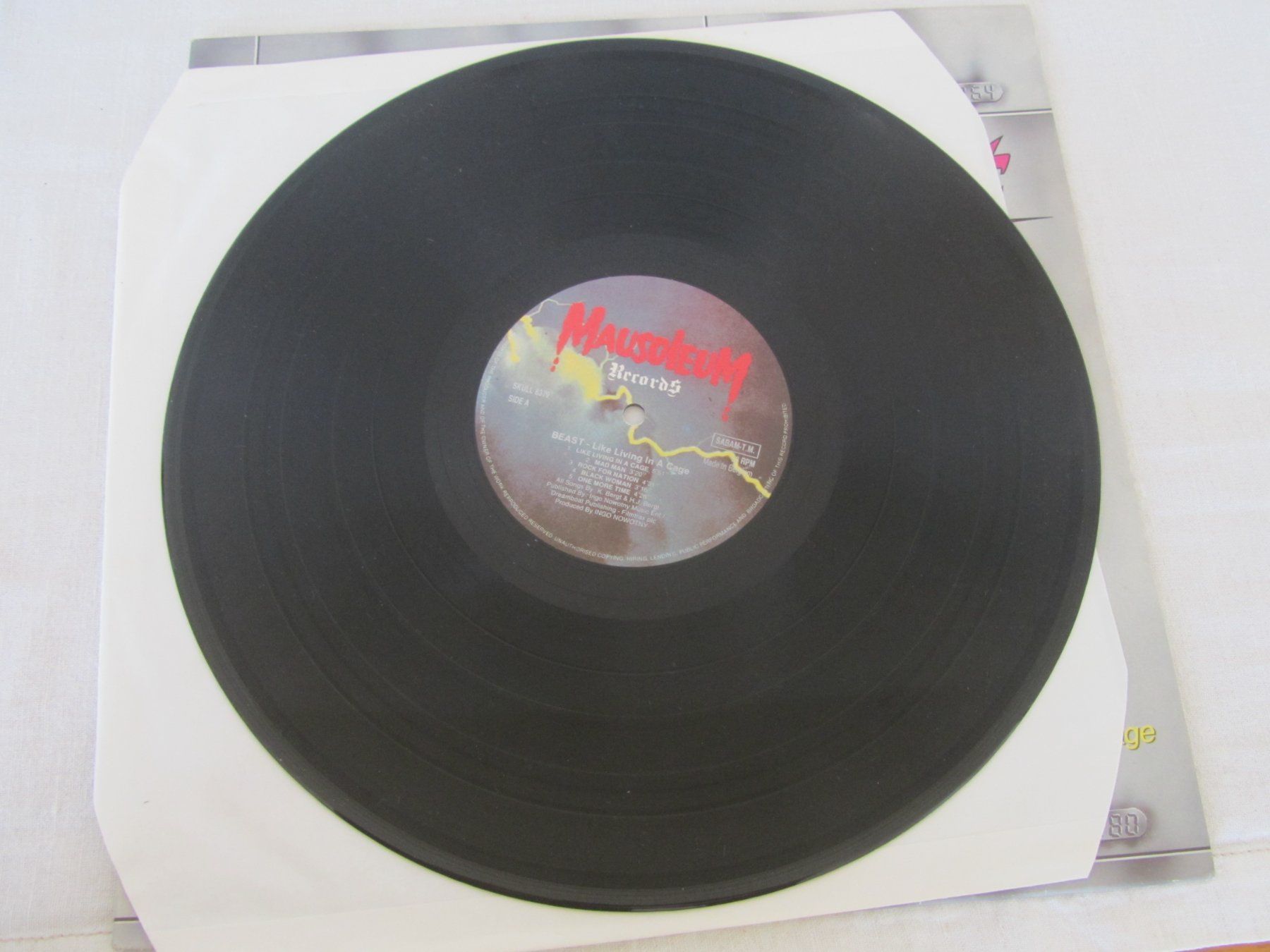 Dischi in vinile: Beast:  Like Living In A Cage – Usato da Seengen venduto da mikelele 1