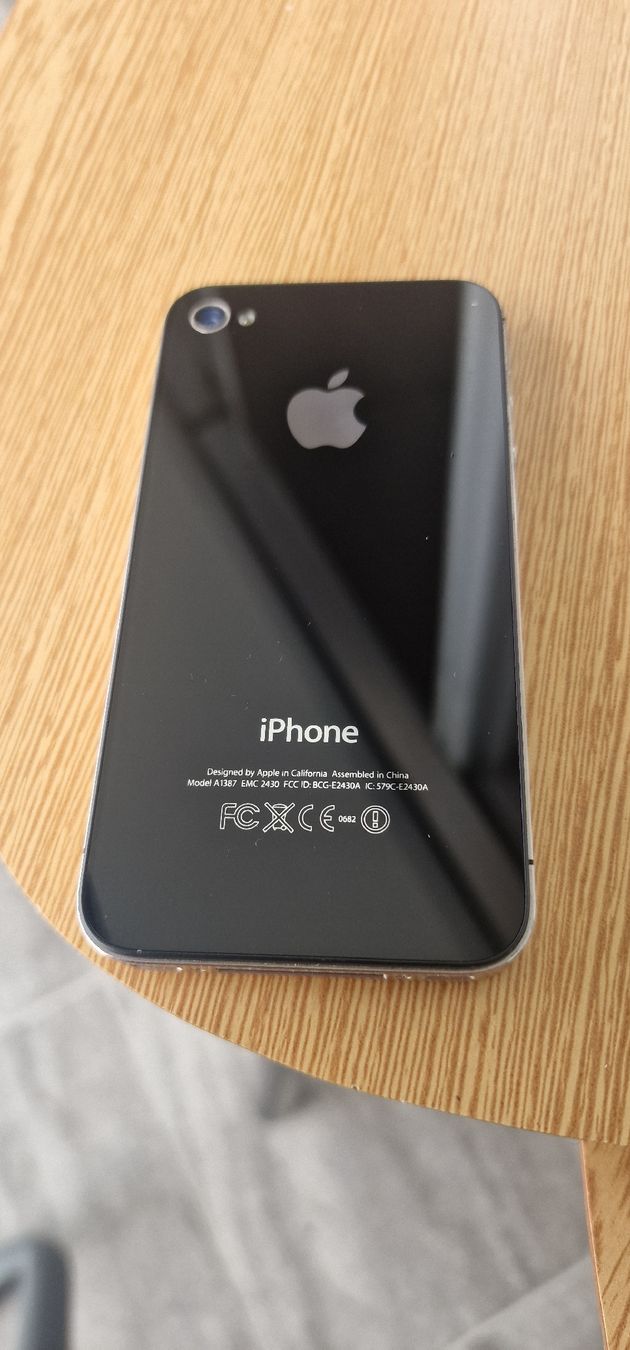 Apple Telefoni cellulari / Smartphones: Apple iPhone 4 Smartphone schwarz gebraucht – Usato da Altstätten SG venduto da Mythos_7 1