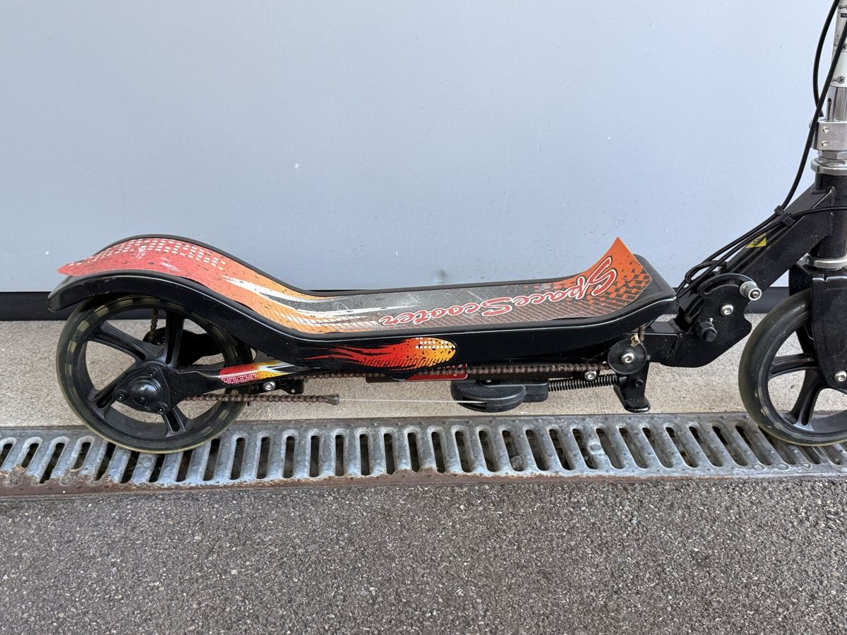 Scooter: Space Scooter - Fun Summer Ride! Great Condition! – Usato da Erlenbach ZH venduto da Benio407 3