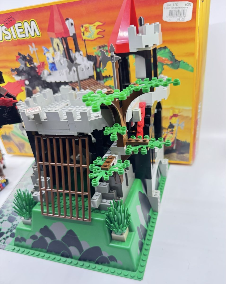 Lego Kit di costruzioni: Lego System 6082 Castle Fire Breathing Fortress – Usato da Herisau venduto da Seyashop1 1