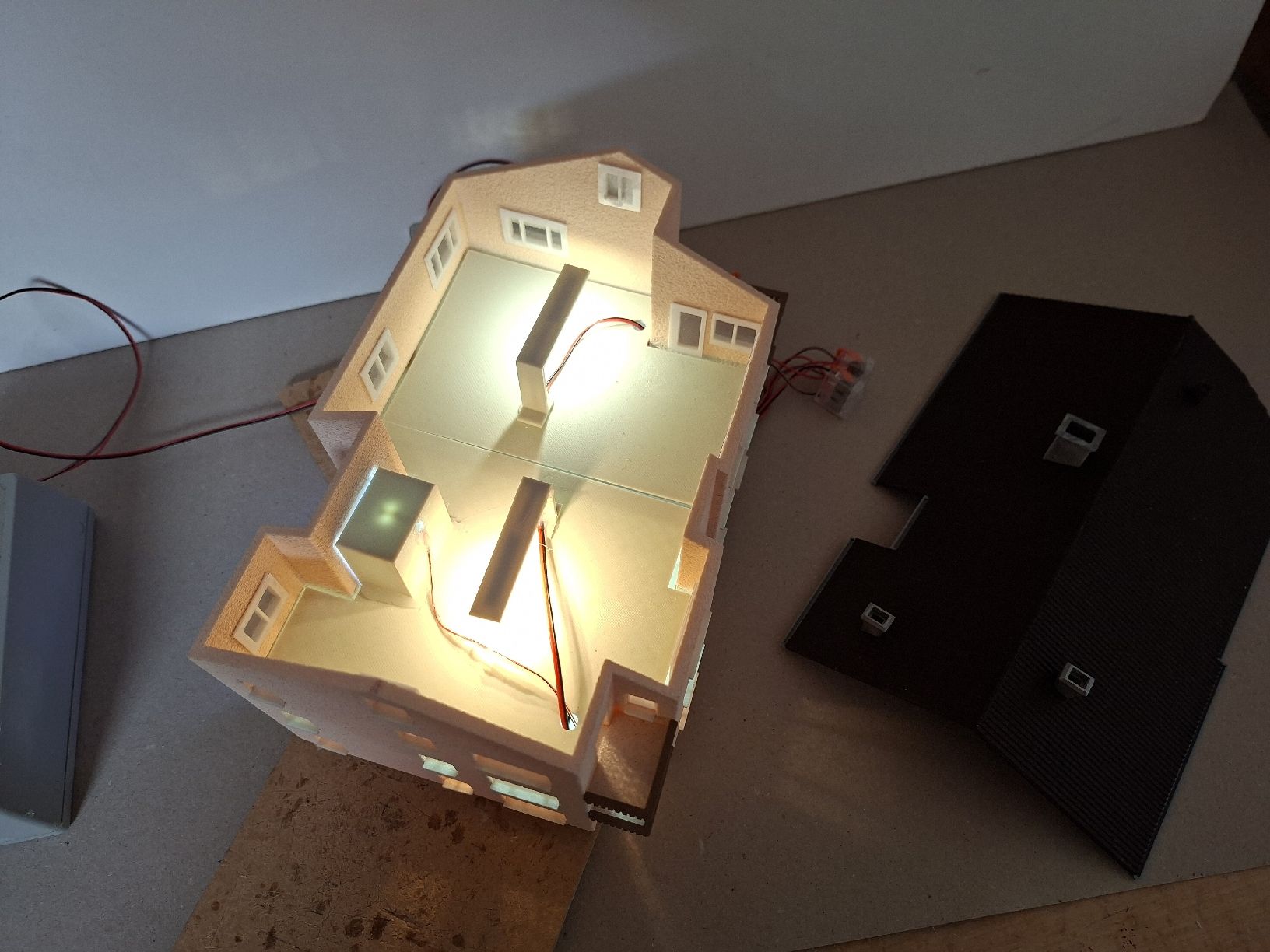 Modelleisenbahnen: MFH mit Licht – Neu (gemäss Beschreibung) aus Weisslingen von Moco_mexiko 5