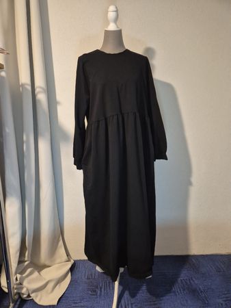 Kleid langarm schwarz mit Taschen guter Zustand Grösse M