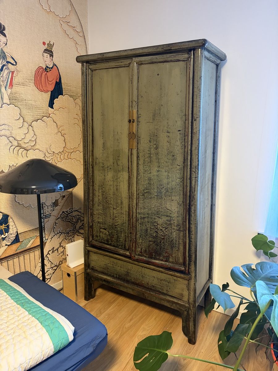 Armadi: Antiker Chinesischer Hochzeitsschrank - elegante Farbe – Usato da Thalwil venduto da Zuerichparis