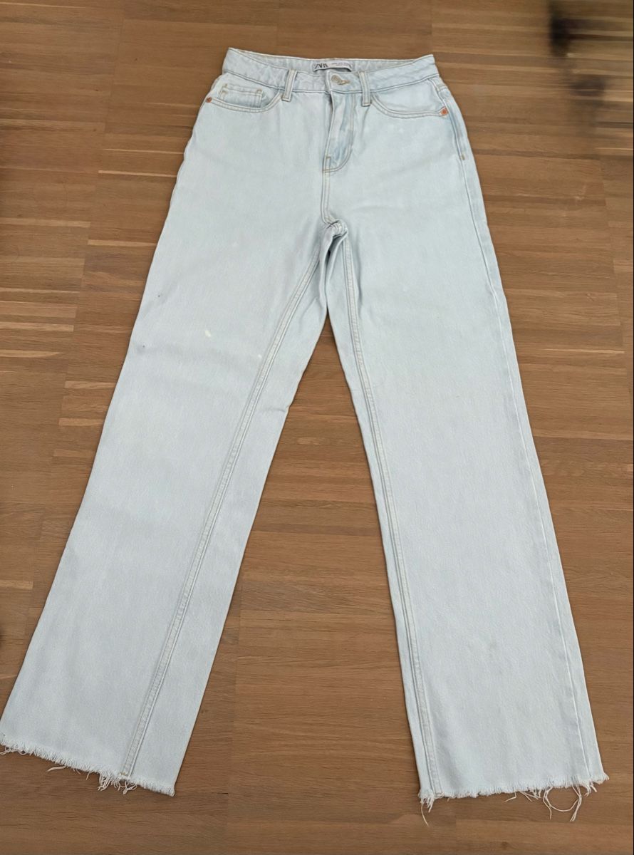 Zara Jeans: Zara Jeans Hellblau, Gr. 34 – Usato da Embrach venduto da ale_v5qn