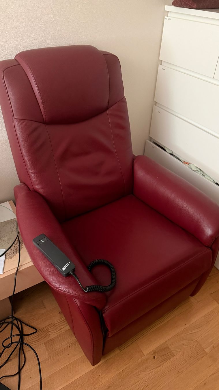 Elektrischer Relaxsessel / Fernsehsessel aus Echtleder (Gebraucht) in Zürich für CHF 250 – nur Abholung auf Ricardo kaufen