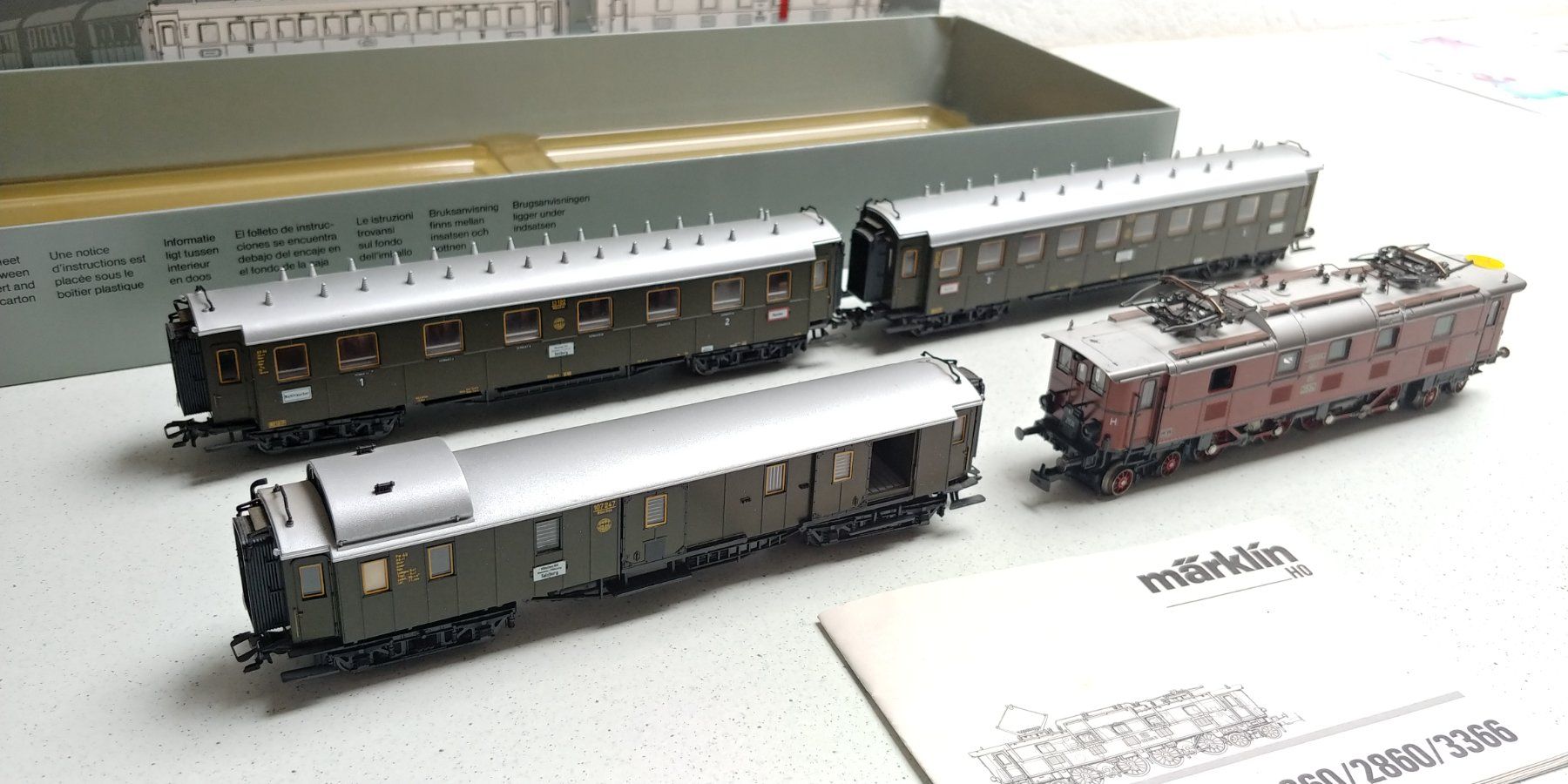 Märklin Modellini di ferrovie: Märklin Schnellzug-Set der ehemaligen DR 2660 digital – Usato da Waltenschwil venduto da Ardnas007 5