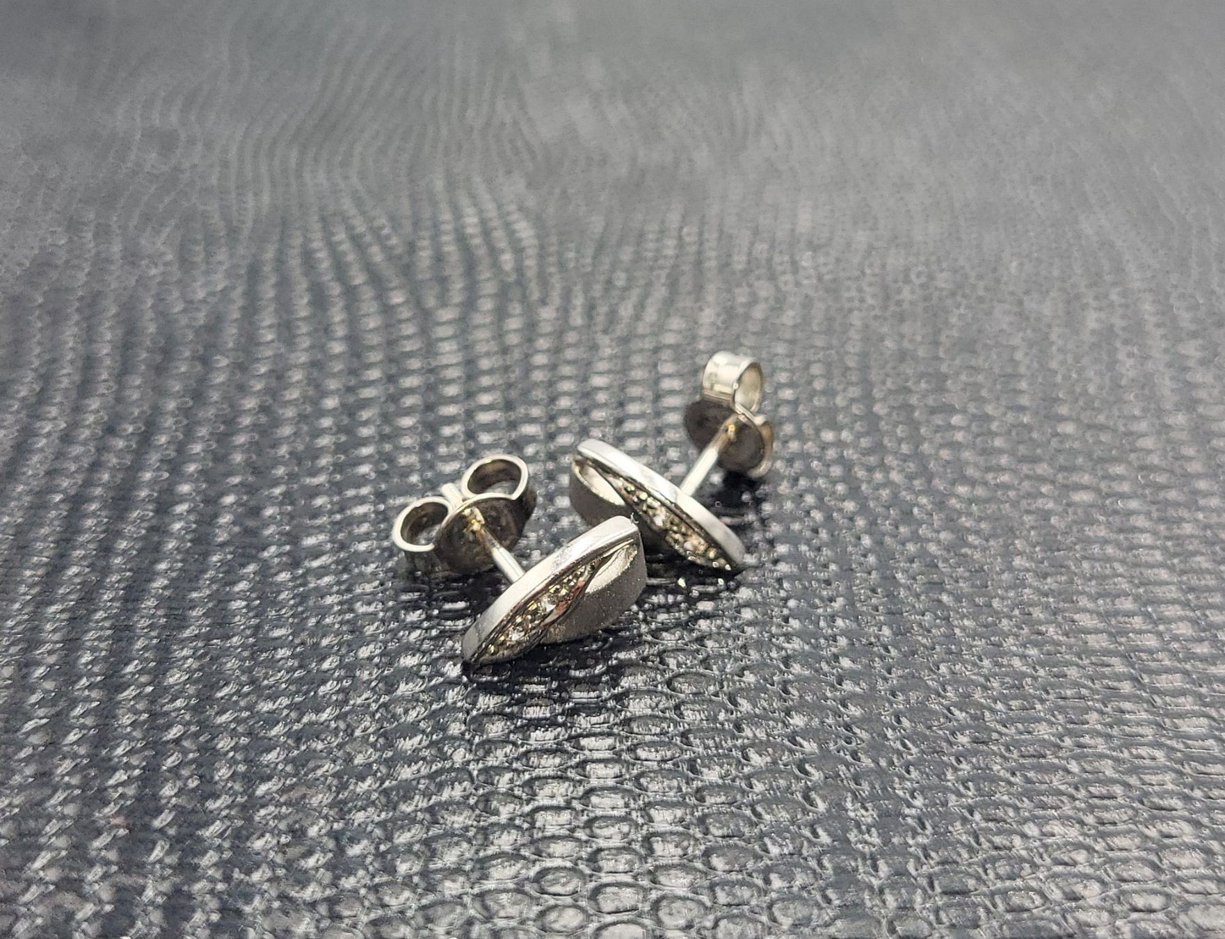 Orecchini pendenti & Orecchini a lobo: 585 Weiss Gold Ohrstecker mit Steine – Usato da Wald ZH venduto da Dasilver 2