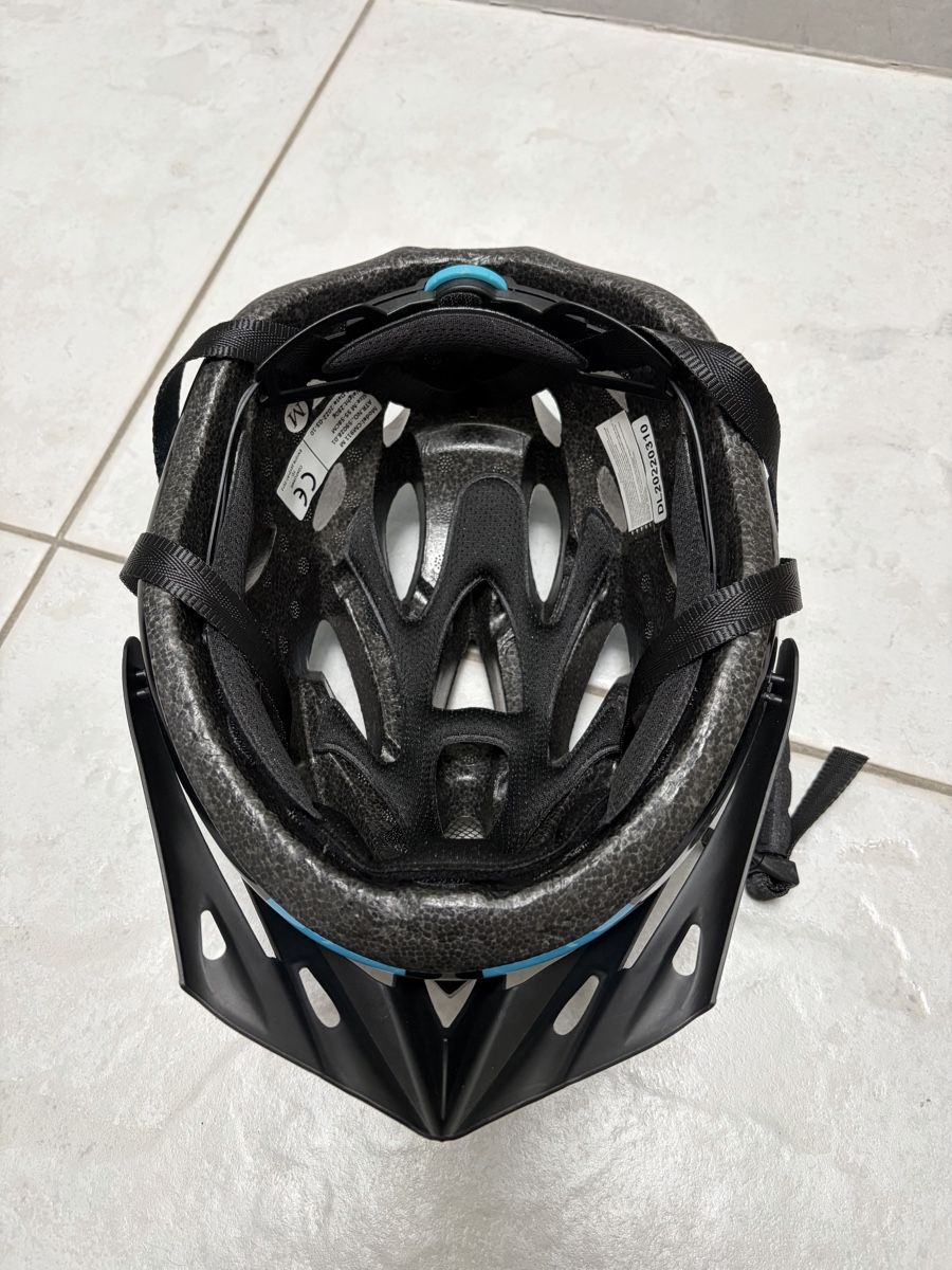 Caschi: Velohelm  – Usato da Oberriet SG venduto da R.S99 2