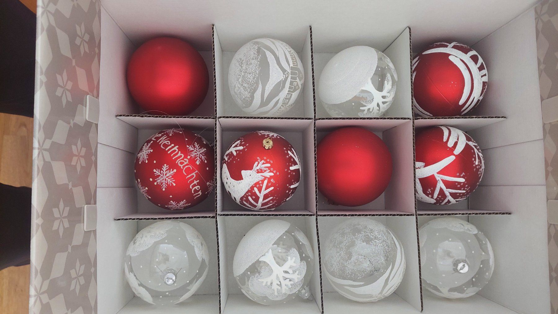 Tutte le decorazioni: Weihnachtskugeln Set, Rot-Weiss, neuwertig – Usato da Kaltbrunn venduto da AB92 3