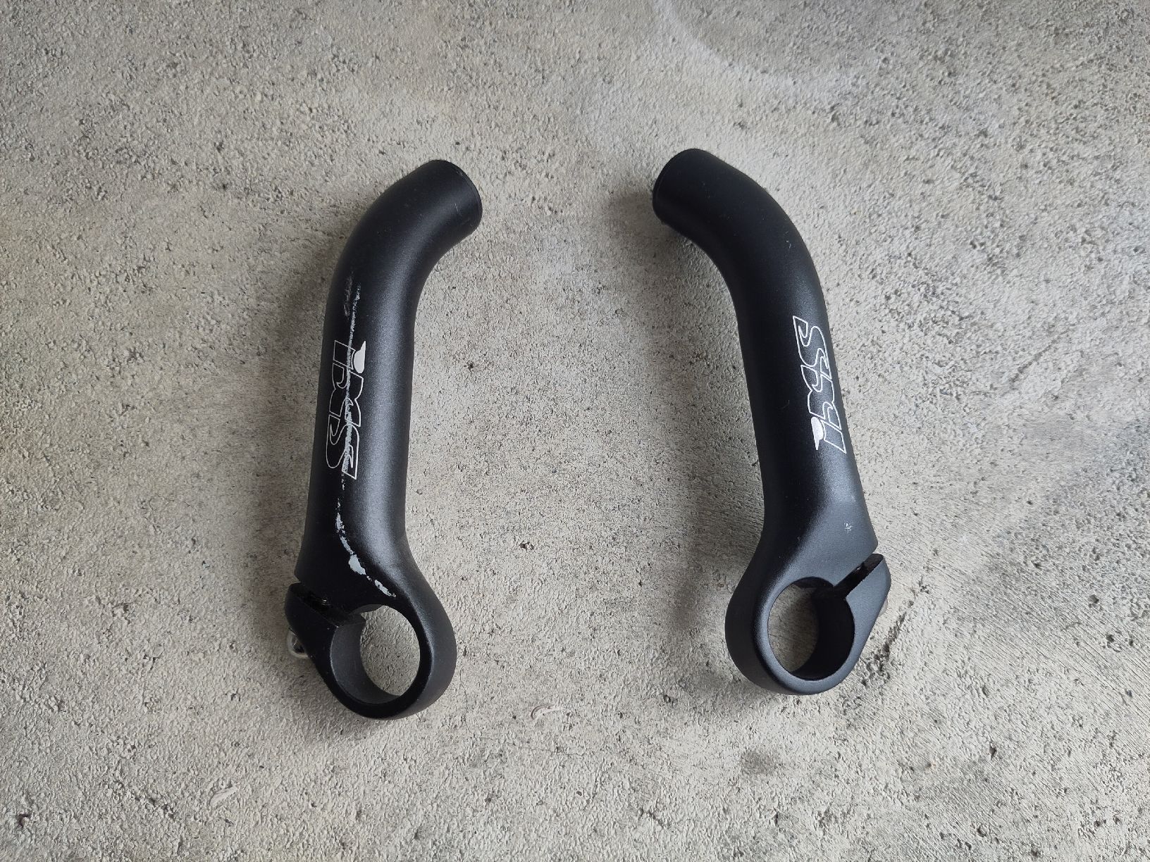 IXS Pezzi di ricambio: IXS cycling bar ends – Usato da Basel venduto da gonzpen