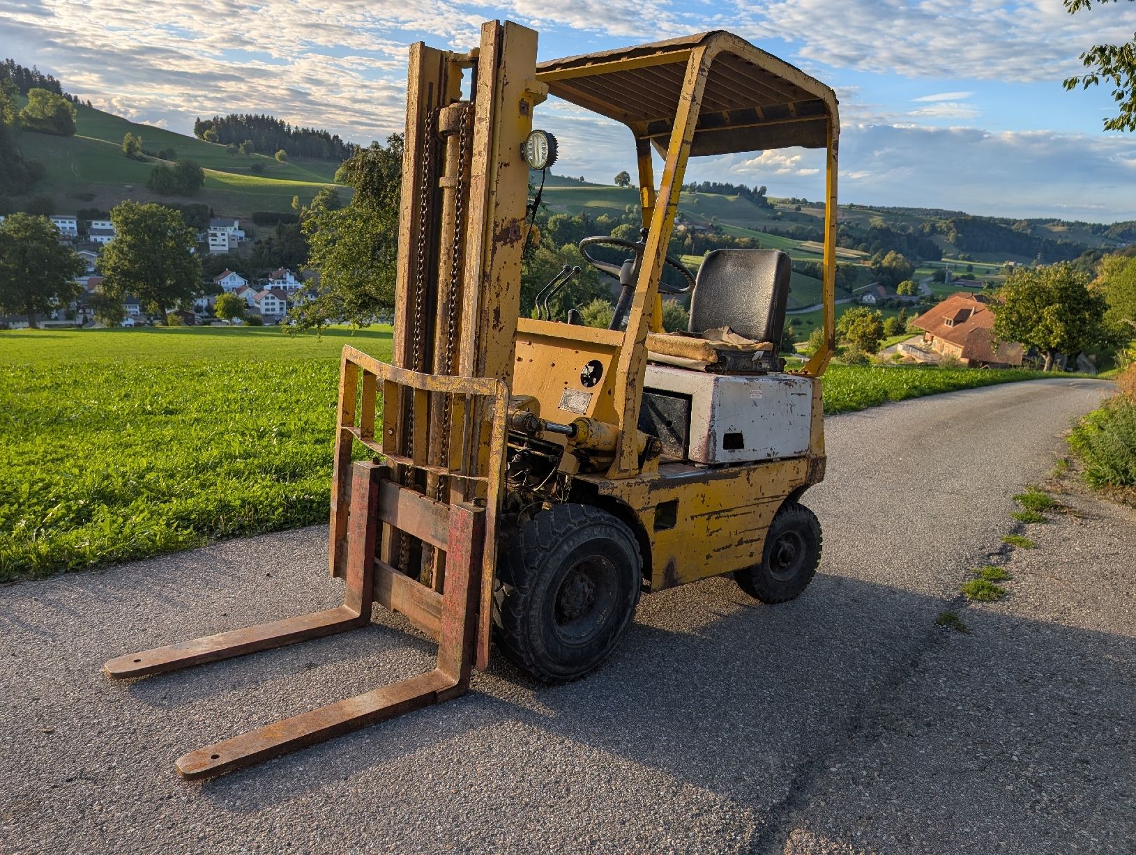 Toyota Carrelli elevatori e a forche: Gabelstapler Benzin Stapler Toyota 2FG14 – Usato da Hergiswil LU venduto da BB396