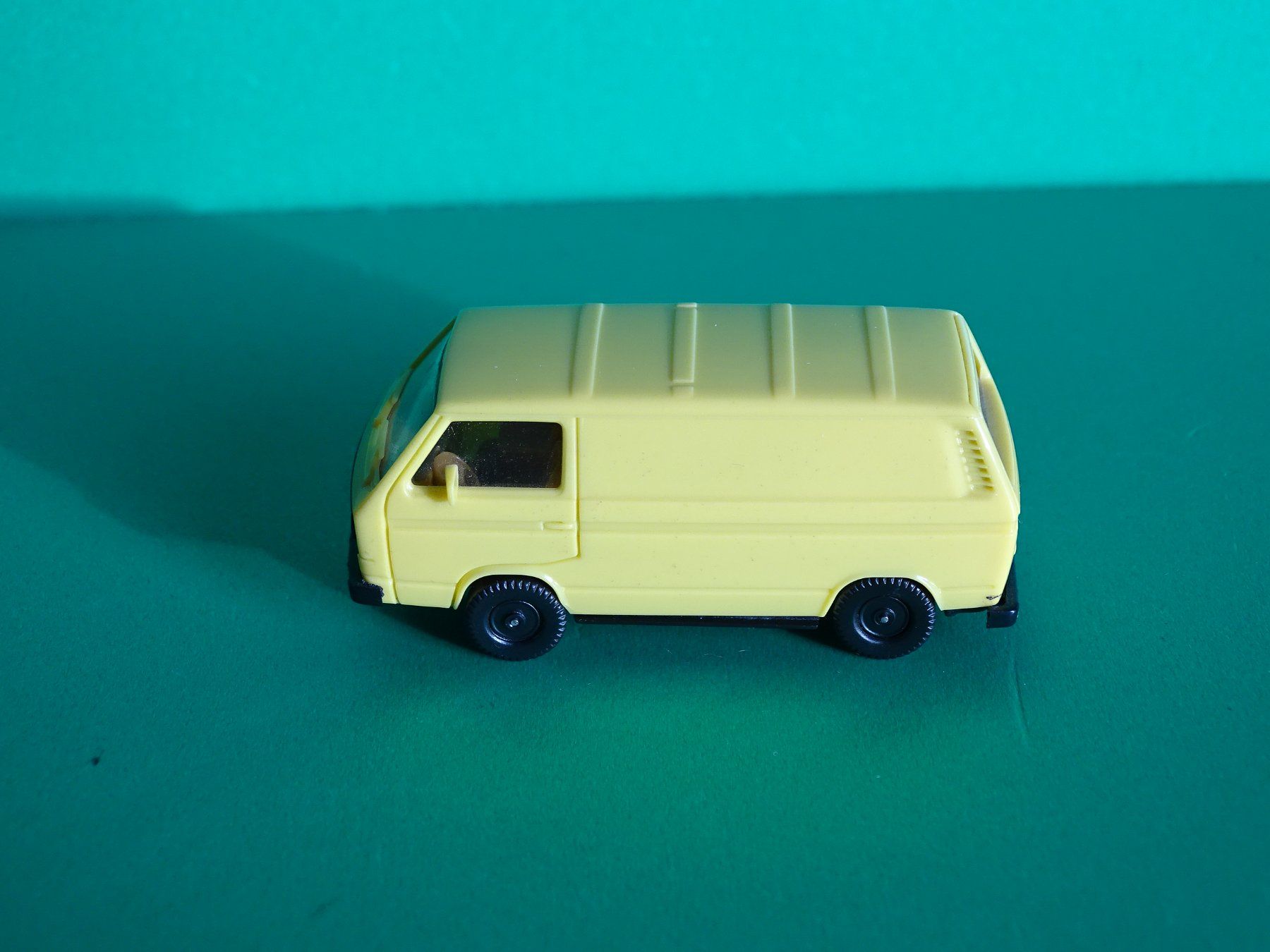 Herpa Voitures modèles: VW Bus von Herpa 1/87 – D'occasion à Bretzwil par Meex 2