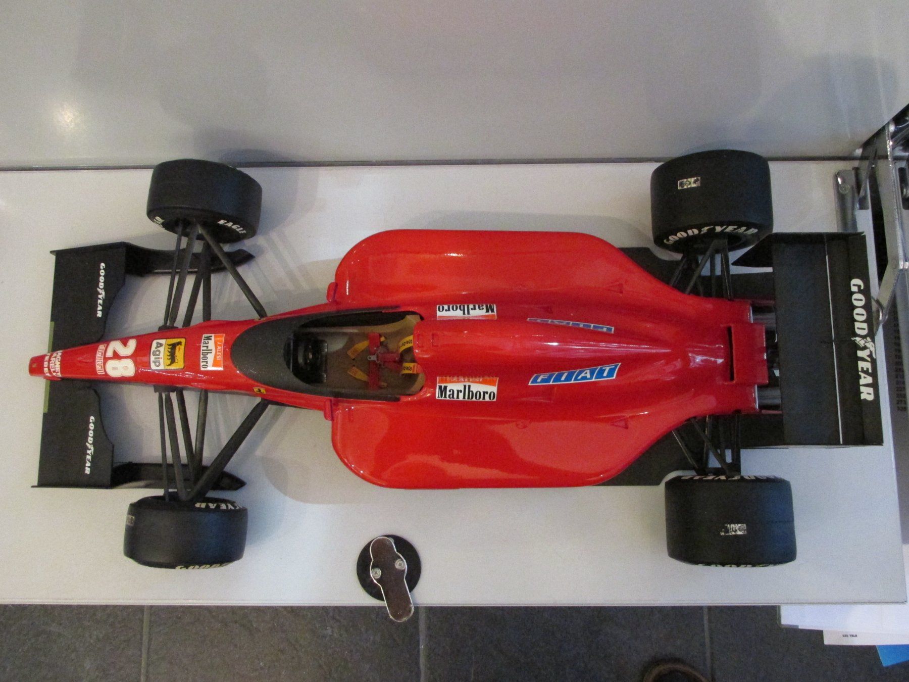 FERRARI 643 F1 1991 WRX ROSSO 1:8 (Gebraucht) in Läufelfingen für