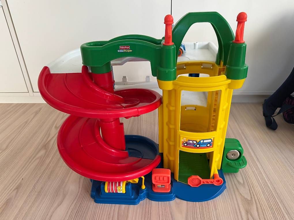 Giocattoli: Little People Garage  – Usato da Münchenbuchsee venduto da carrodano 1