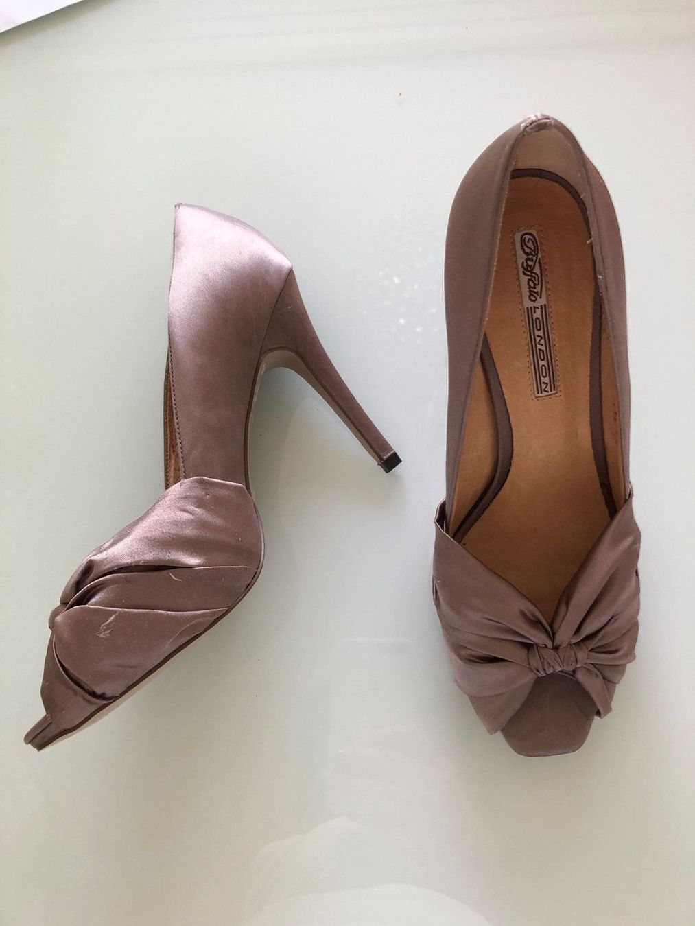 Buffalo Damenschuhe: Pumps SEXY Buffalo London – Gebraucht aus Adliswil von Jessik0 1