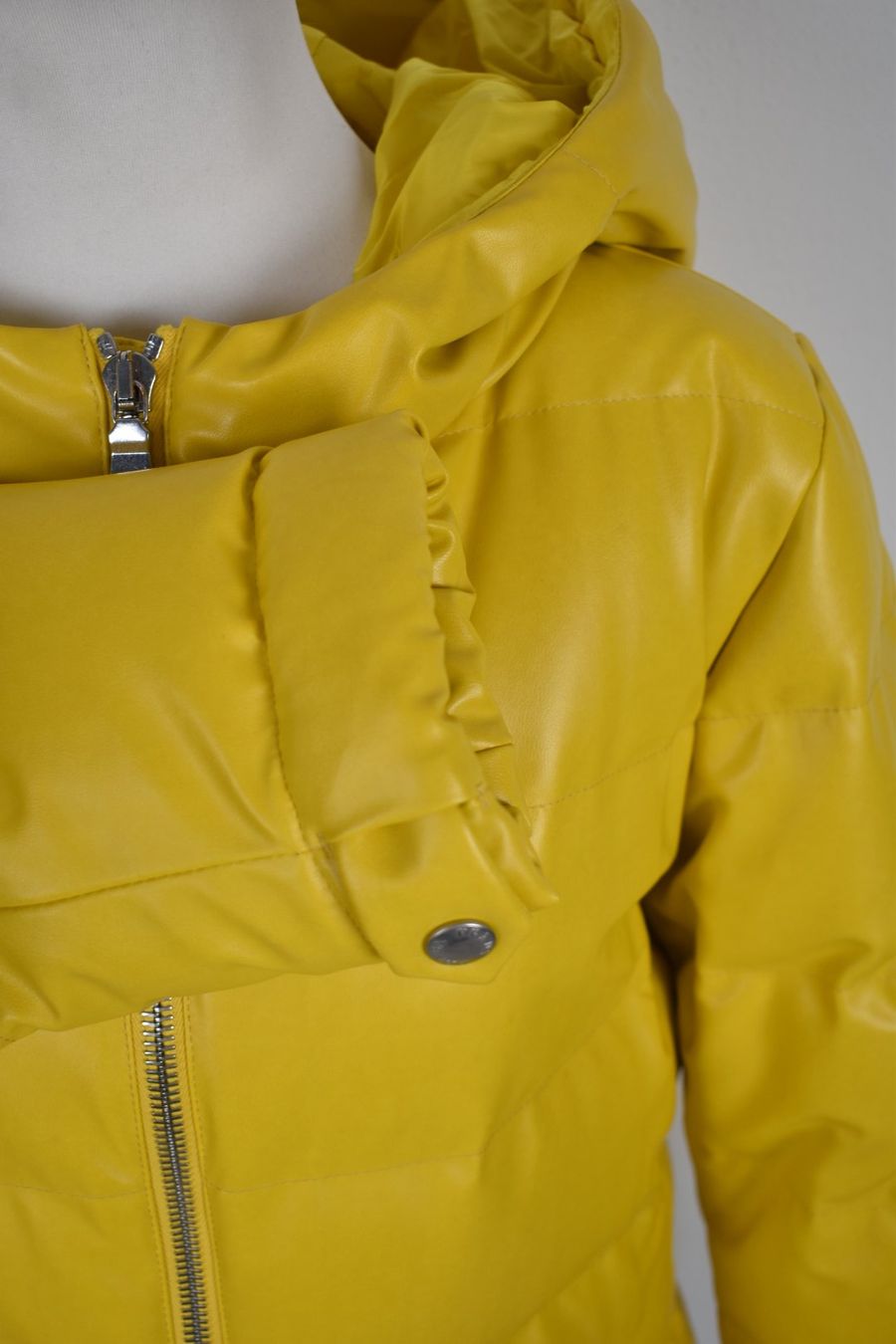 Prada Jacken: Prada Daunenjacke Gr.36/38 (44) – Neu (gemäss Beschreibung) aus Nürensdorf von 2ND_STORY 5