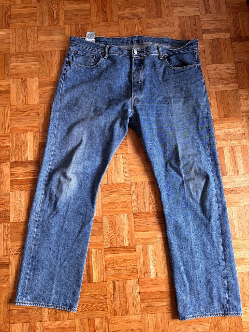 Levi's Jeans: Levi's 501 42x32 – Gebraucht aus Prilly von Ezareth