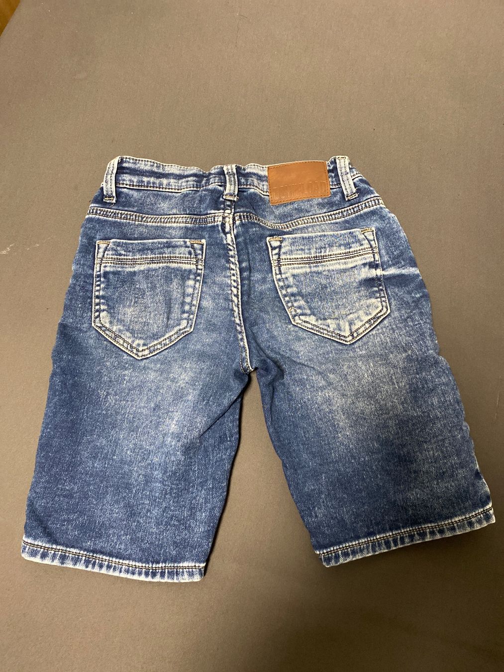 Pantaloni: Jeans kurz 146-158 – Usato da Wangen b. Olten venduto da janfon 2