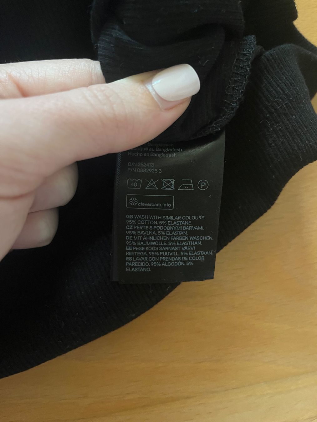 H&M Tops: Basic Top in schwarz - H&M (M) – Neuf (Voir description) à Wallenried par nfe_2xn6 2