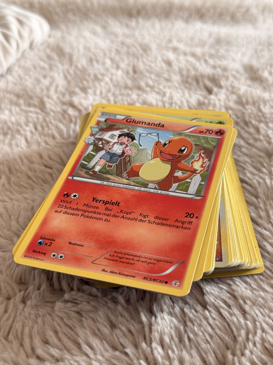 Pokémon Sammelbilder & Trading cards: Pokémon Sammelkarten Stapel mit Glumanda – Gebraucht aus Staad SG von Chirrari