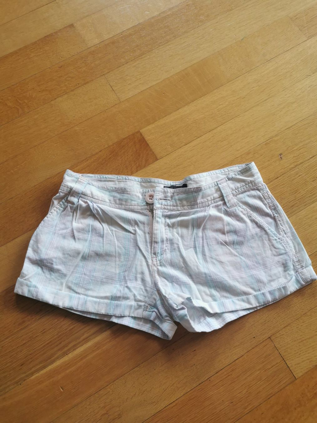 Only Pantaloni: Kurze Hose Grösse 34 – Usato da Schöfflisdorf venduto da sonjastarfish