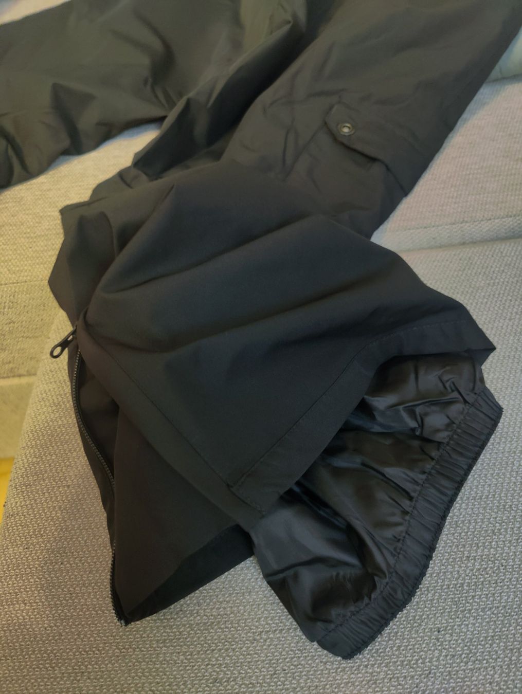 Pantaloni: Men's Black Snowboard Pants – Usato da Zürich venduto da Caeirop 1