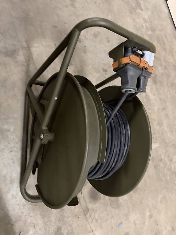 Câbles: Kabel Rolle Militär  – D'occasion à Lausen par Gjuliana4 1