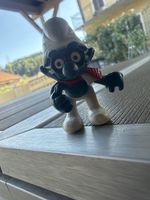 Schlumpf Figur, mit rotem Schal, gebraucht