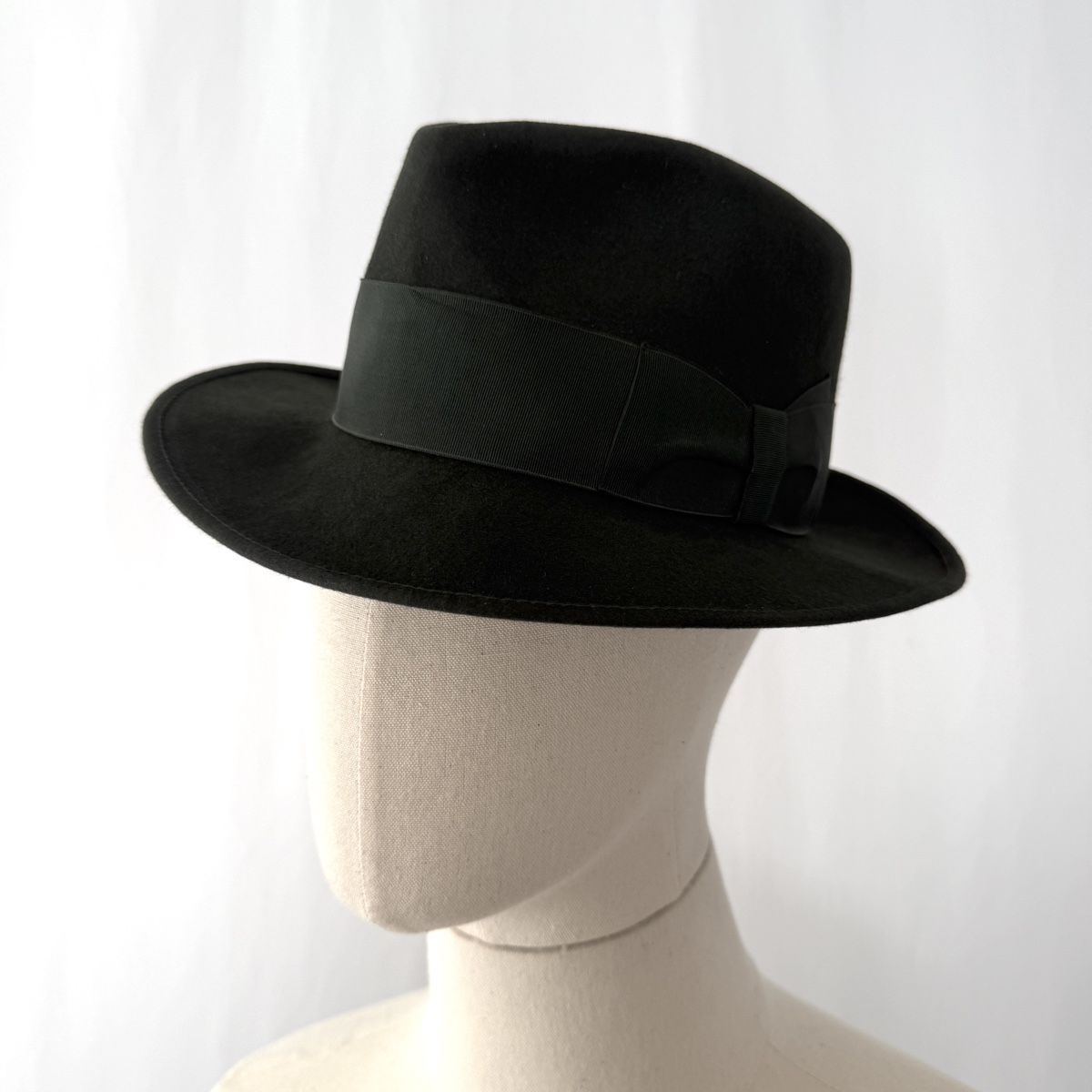 Borsalino Copricapi, berretti & cappellini: BORSALINO Vintage Hat – Usato da Emmen venduto da Colette-Juliette