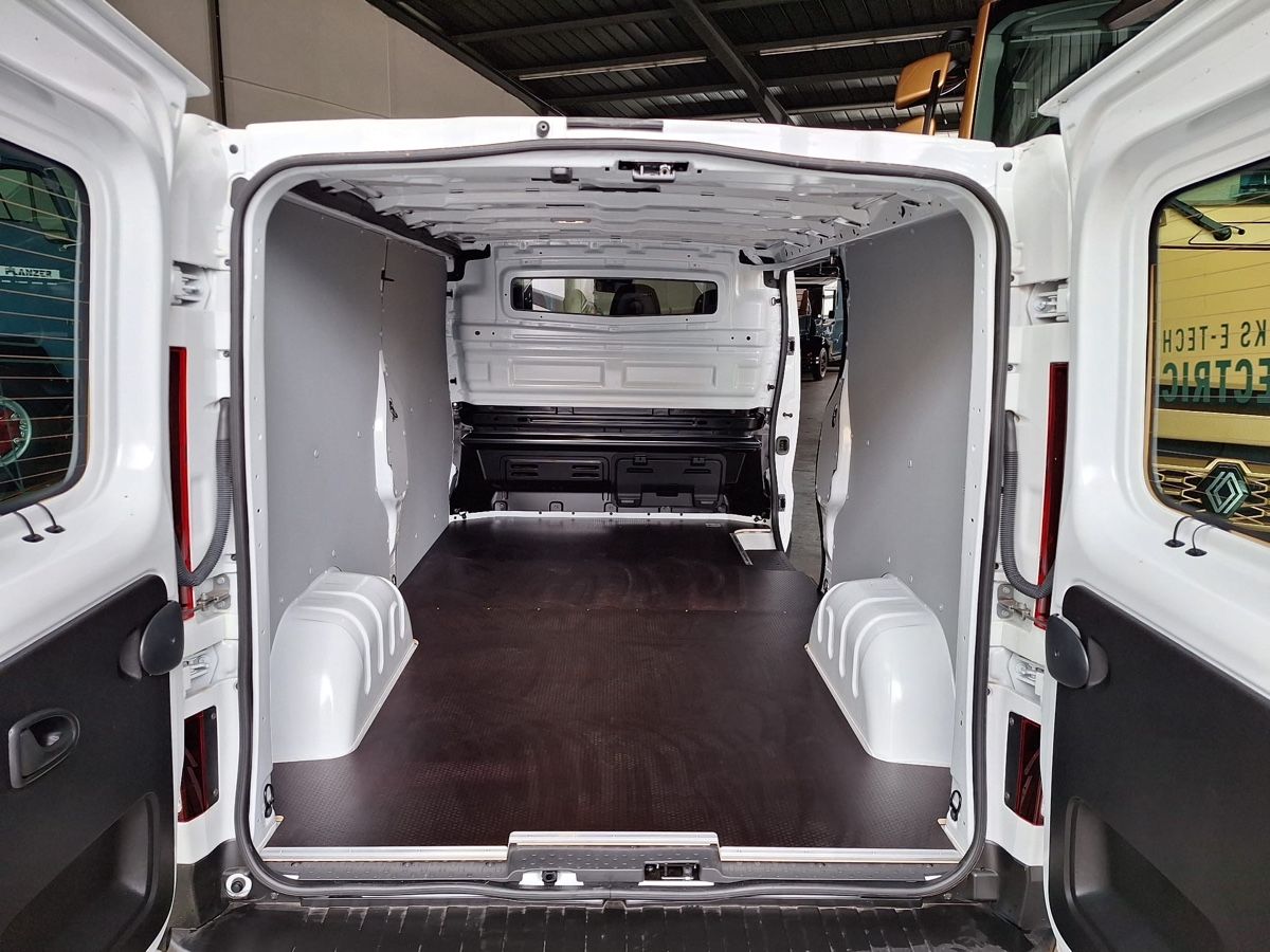 Renault Tutti i ricambio: Bodenplatte Renault Trafic L1 – Nuovo e nell'imballaggio originale da Einsiedeln venduto da Shkurte_K 3