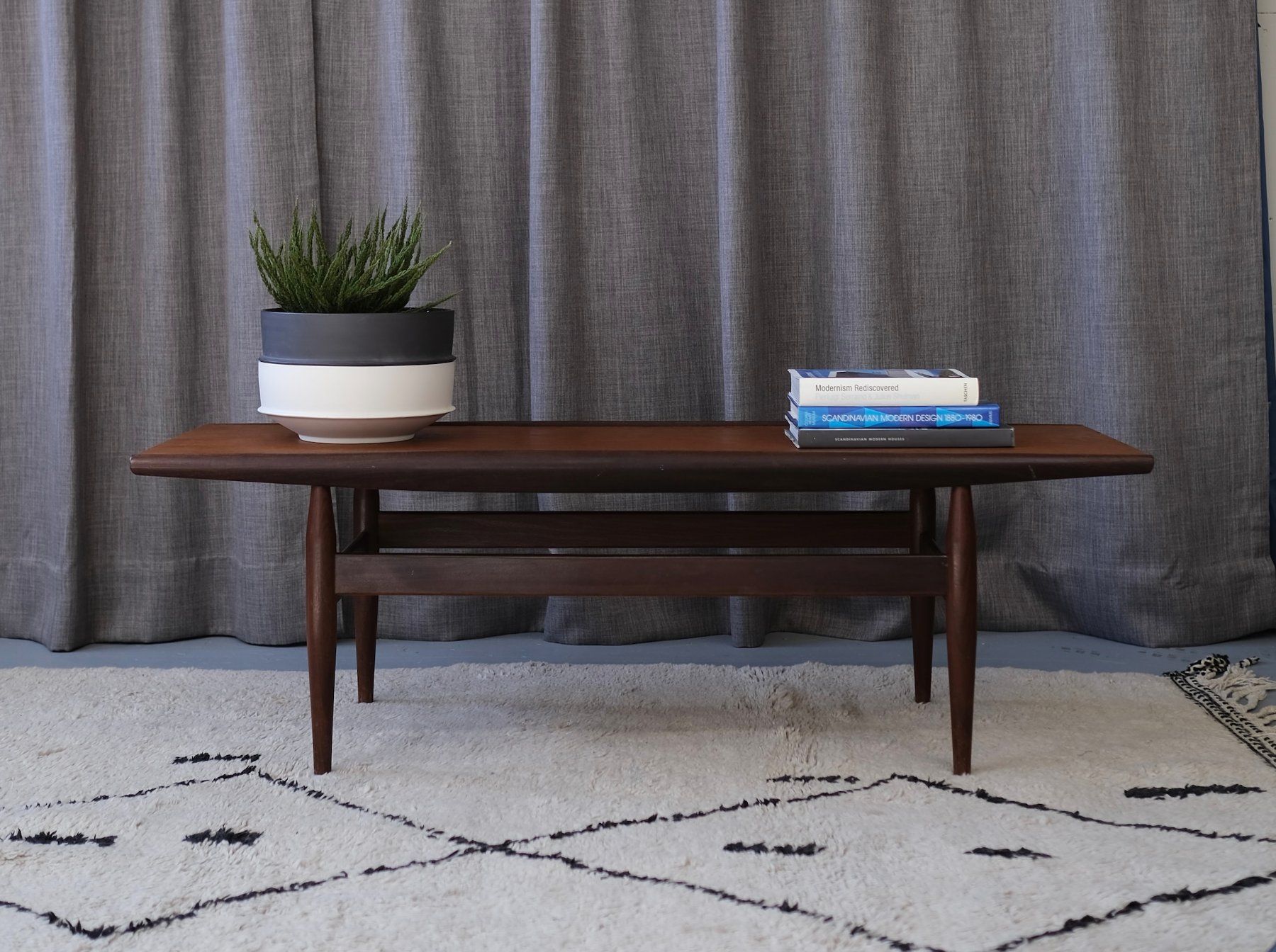 Tavoli: Danish Midcentury Teak Coffee Table ca.1960 – Usato da Bern venduto da Zmodern_VIN 1