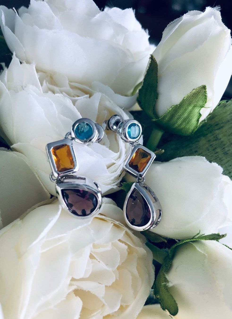 Orecchini pendenti & Orecchini a lobo: Ohrringe (Studs) mit Kristallen – Usato da Winkel venduto da Luxtime 2
