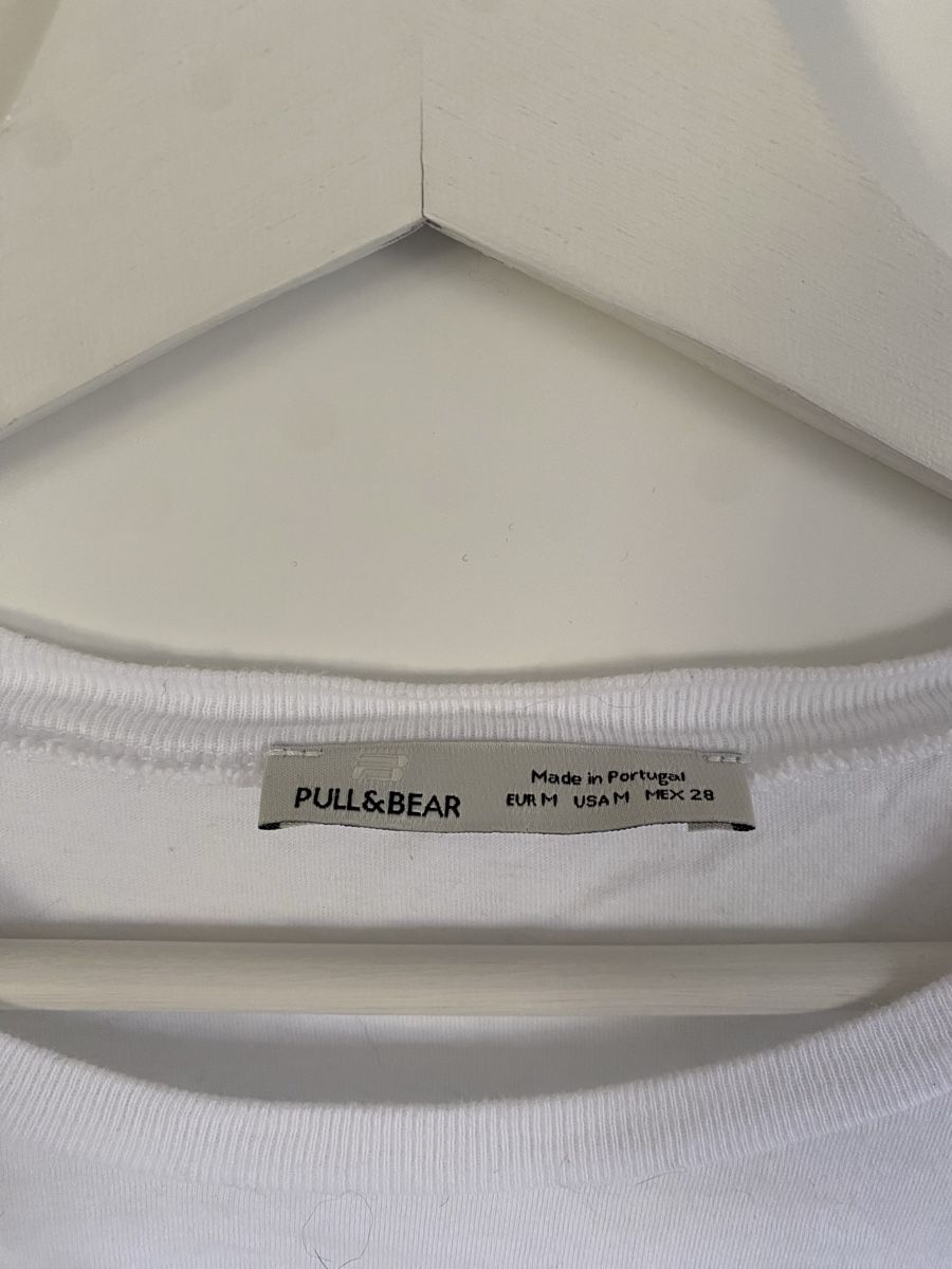Pull&Bear T-shirts: Pull&Bear cropped T-shirt – D'occasion à Lützelflüh-Goldb par flu_q9tg 1