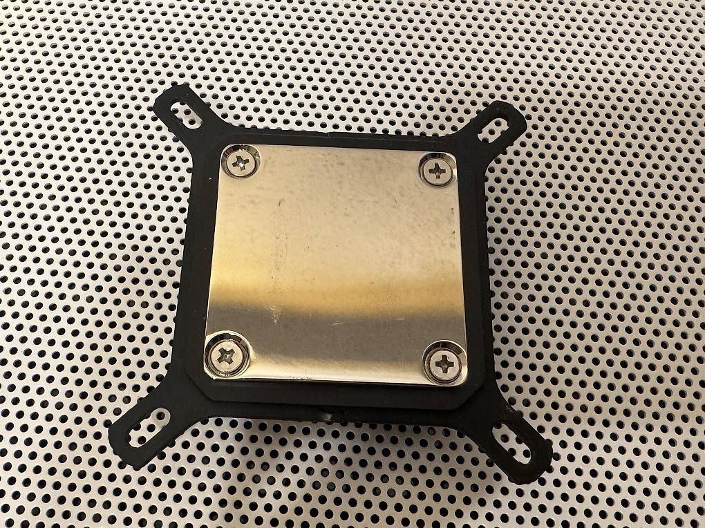 PC: Alphacool Eisblock XPX 1U CPU Wasserkühler SFF – Usato da Le Grand-Saconnex venduto da ric_sb66 2