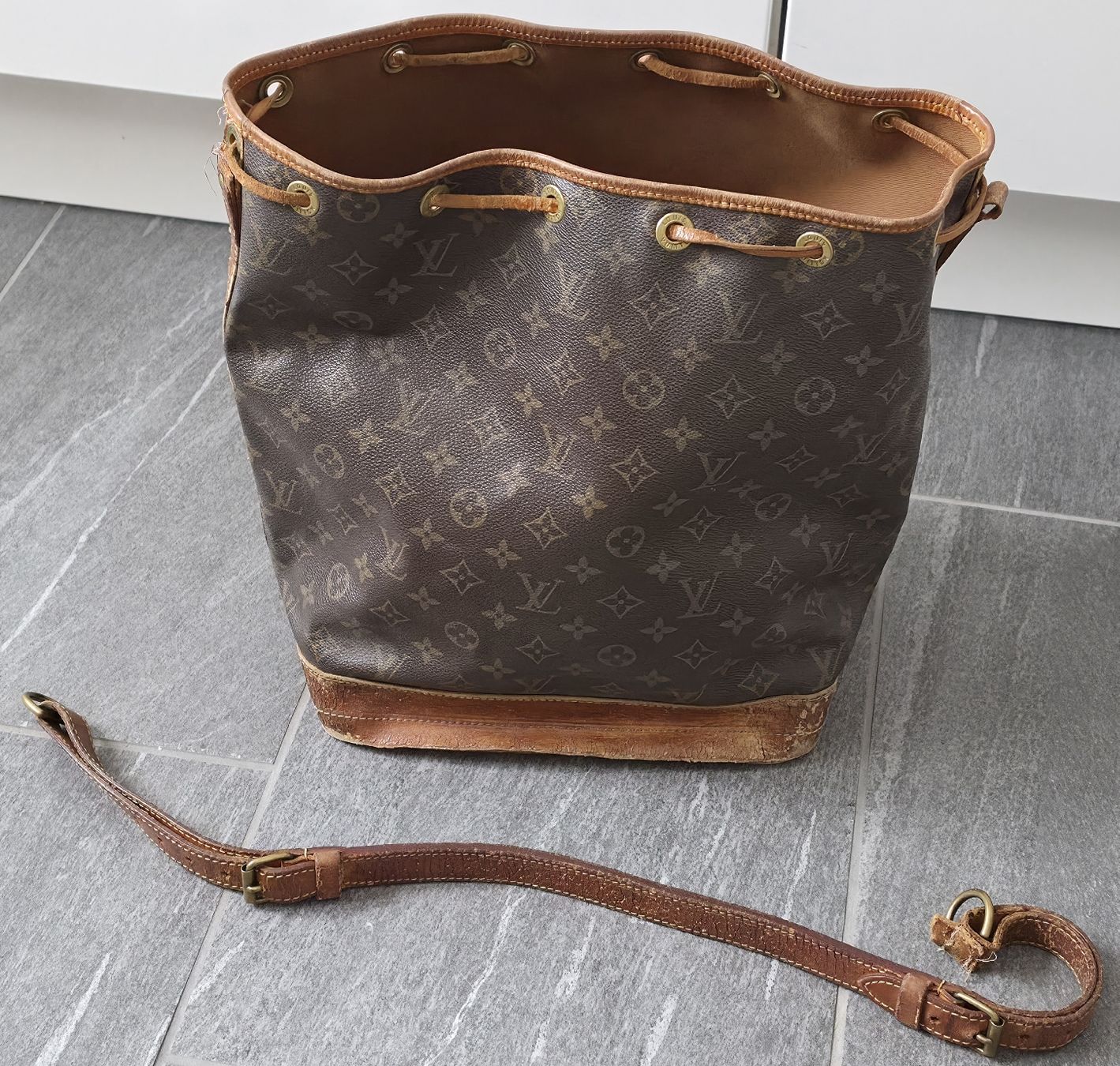 Louis Vuitton Borse da donna: Louis Vuitton Tasche  – Difettoso da Amriswil venduto da newschweiz