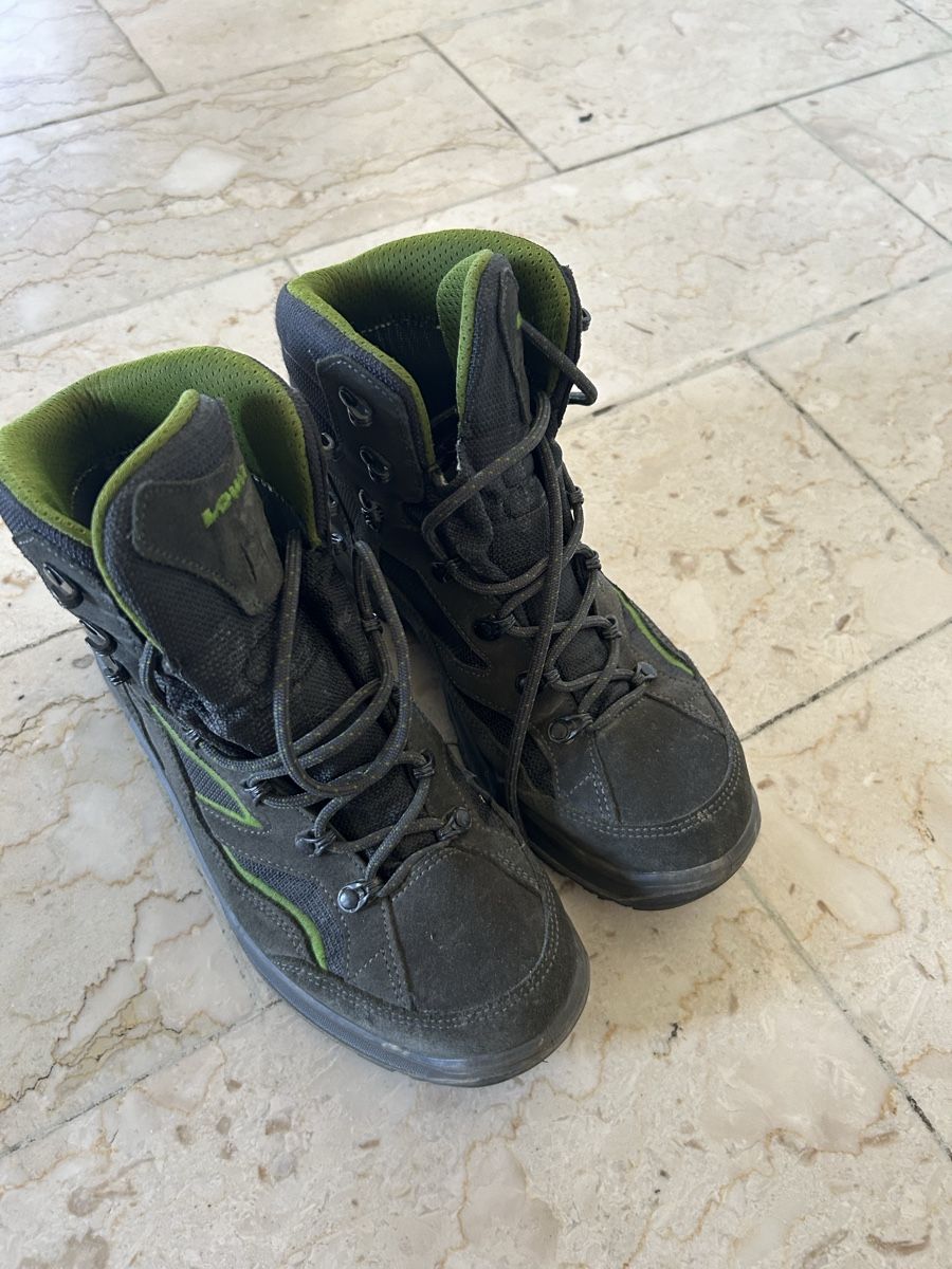 Schuhe für Jungen: Lowa Kinderwanderschuh Gr. 42 – Gebraucht aus zürich von meloninlove 2