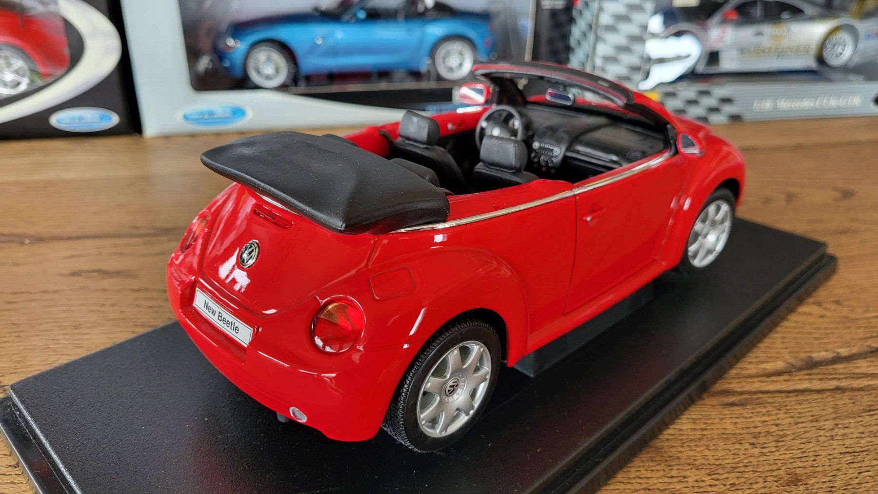 Welly Modellautos: VW New Beetle Convertible 1:18 Welly – Gebraucht aus Rothrist von Juana5 3