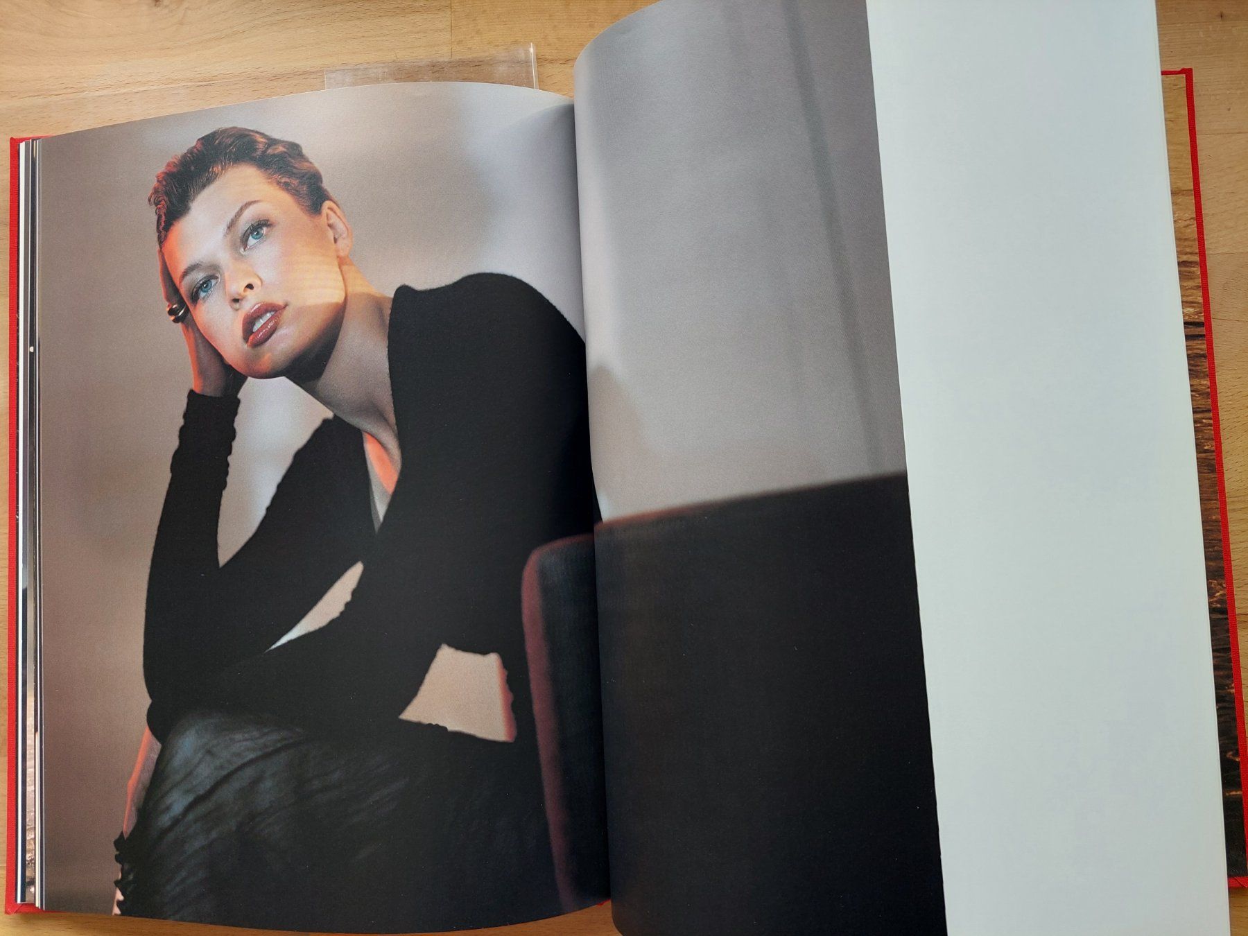 Libri: Donna Karan - Milla Jovovich / Gary Oldman - Paris 2000 – Usato da Obfelden venduto da Foto_Bild_Kunst_Buch 8