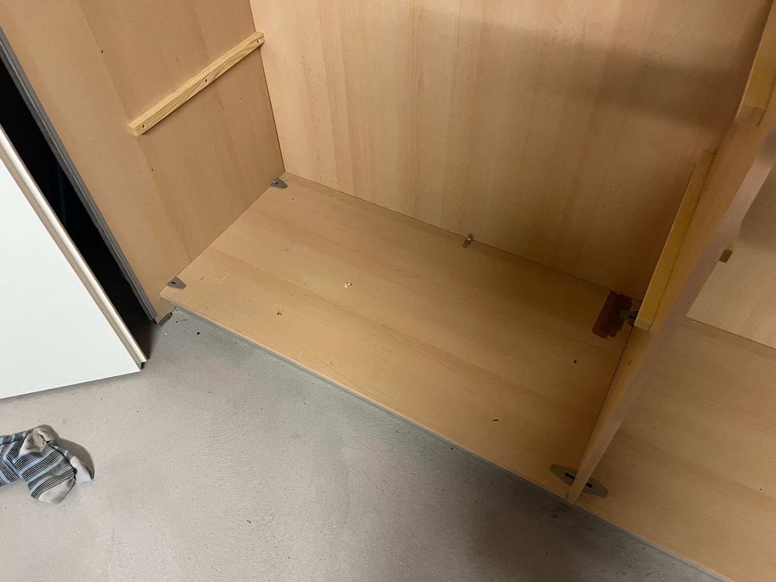 Armadi: Grosser Schiebetürenschrank – Usato da Ganterschwil venduto da Sunne6 2