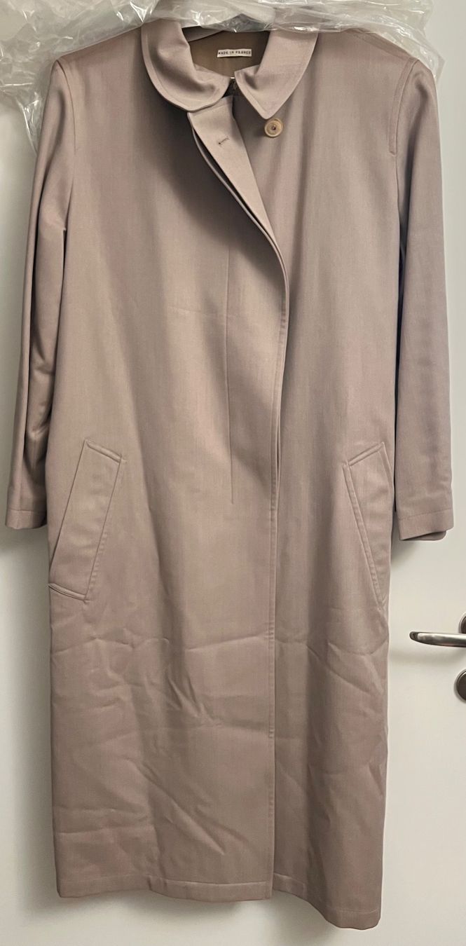 Hermès Cappotti: Hermès trench coat beige – Nuovo (secondo la descrizione) da Lausanne venduto da NYC67 7
