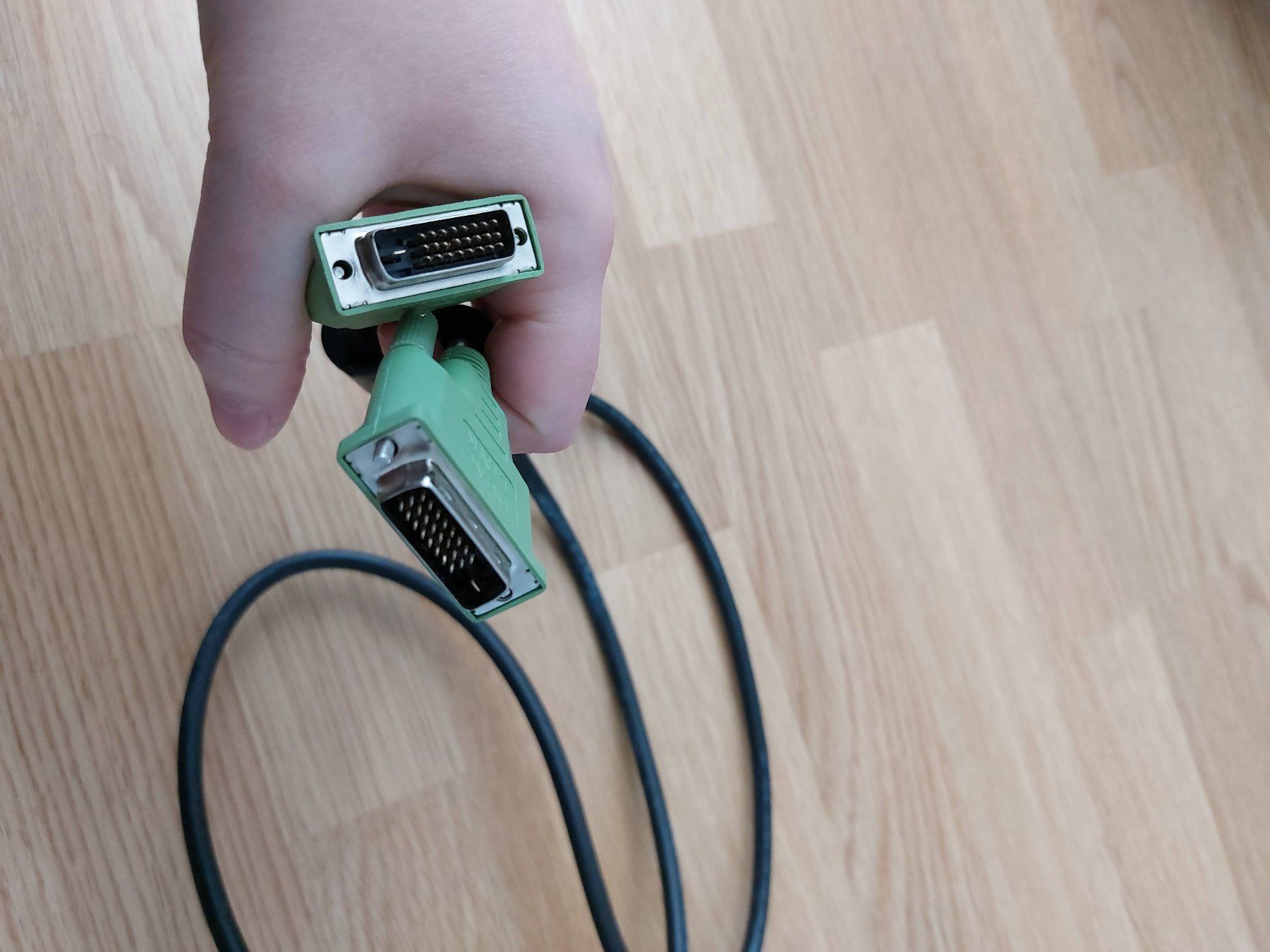 Cavi: VGA-Kabel – Usato da Biel/Bienne venduto da big_hxr7