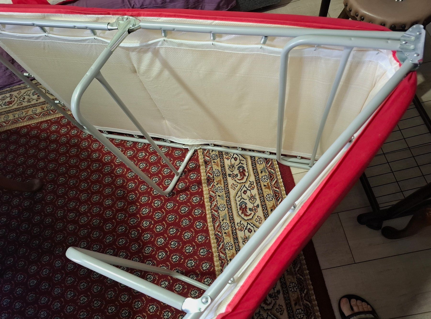 Betten: Vintage Designer Klappbett Rote Liege Made in Italy, Daybed – Gebraucht aus Zürich von bruzolda 2