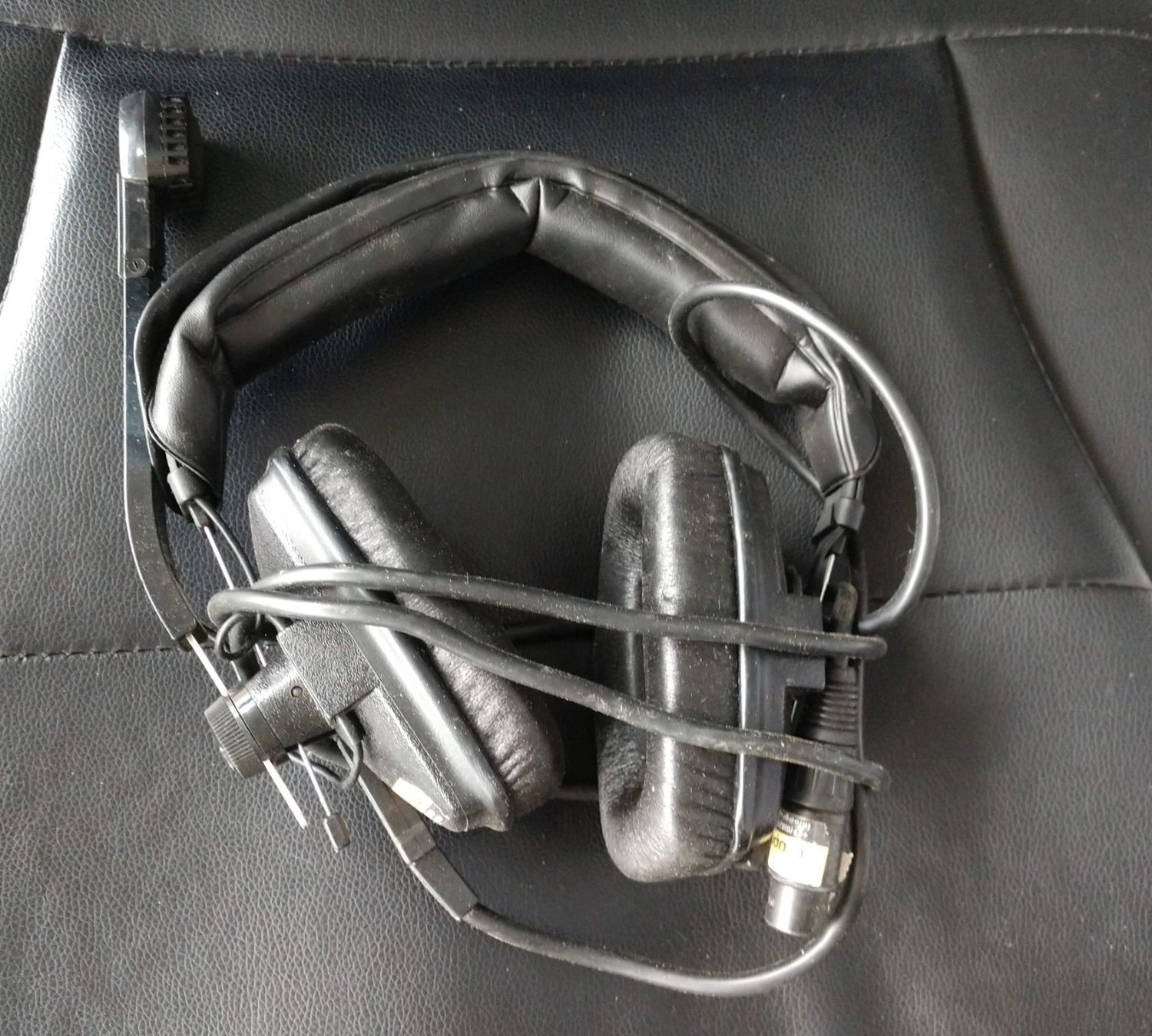 Cuffie: Vintage Kopfhörer Mikrophone Set 2x50 Ohm – Usato da Zürich venduto da ElenaTT