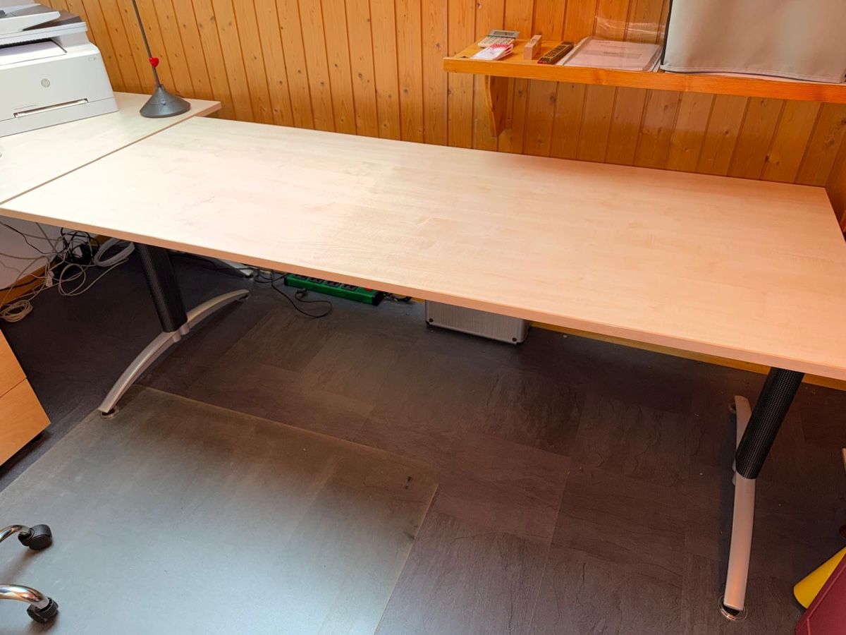 Tavoli: Büro Tisch 200 x 80cm – Usato da Burgistein venduto da tom1150
