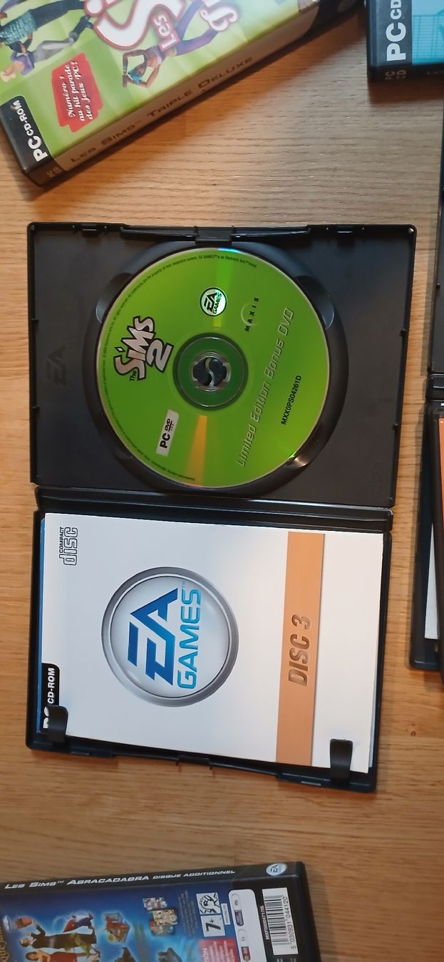 Giochi: lot de jeux pc sims ab 1.- – Difettoso da Les Evouettes venduto da liv_2p5k 3