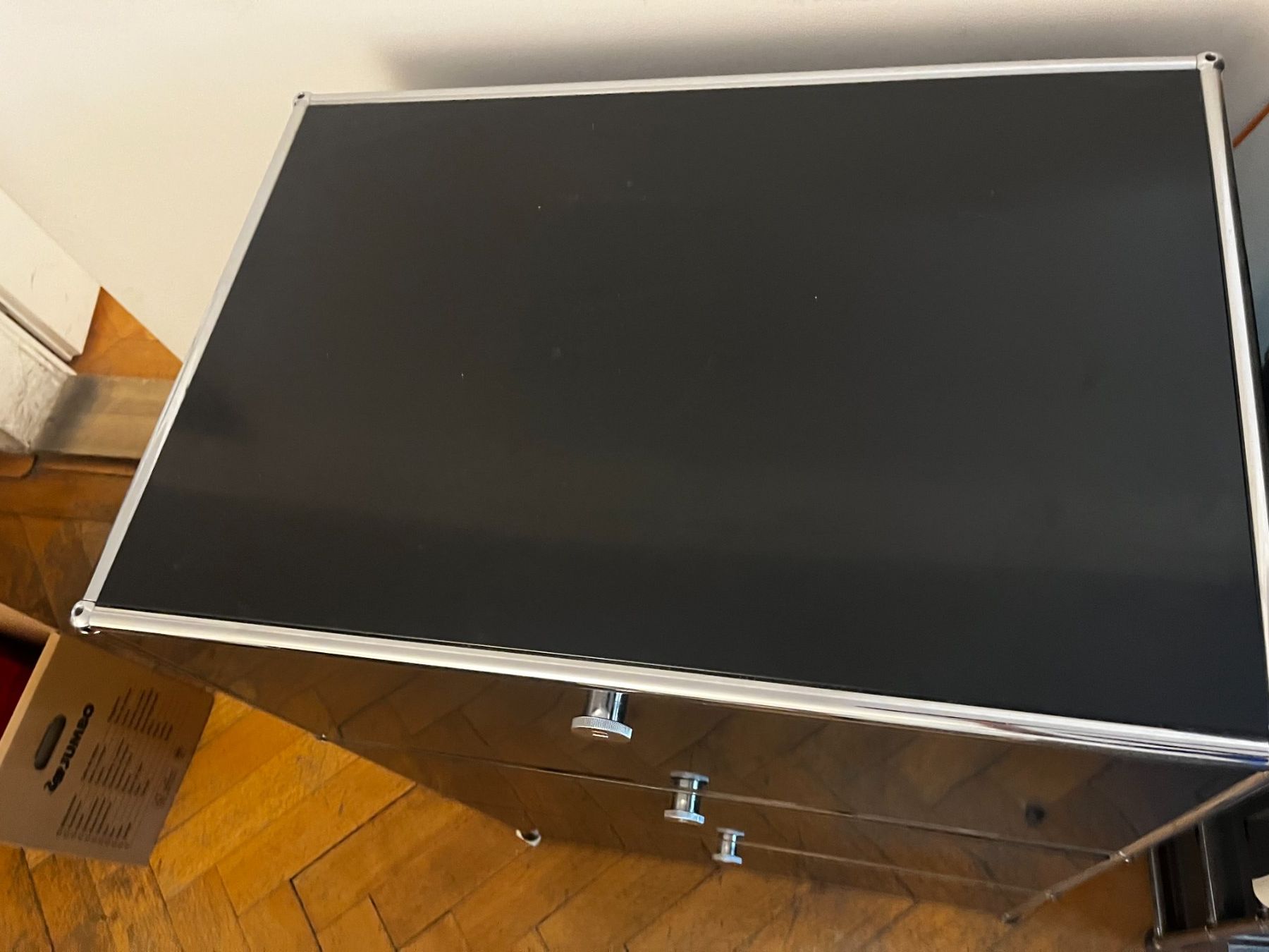USM Cassettiere: USM Sideboard Kommode mit Hängeregisterschubladen schwarz – Usato da Zürich venduto da Allrounders 5