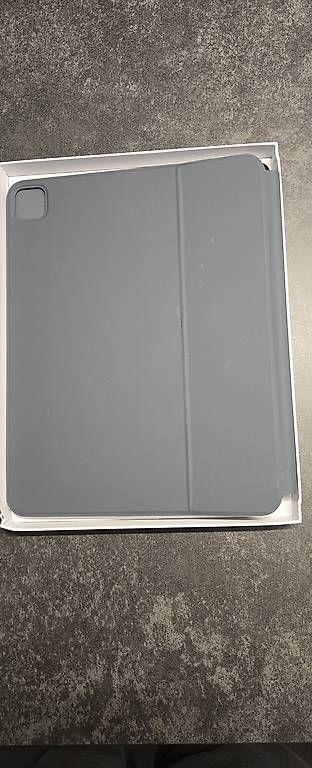 Apple Covers & Taschen: IPAD M4 13"  Hülle mit Tastatur – Gebraucht aus winterthur von runak.j 2