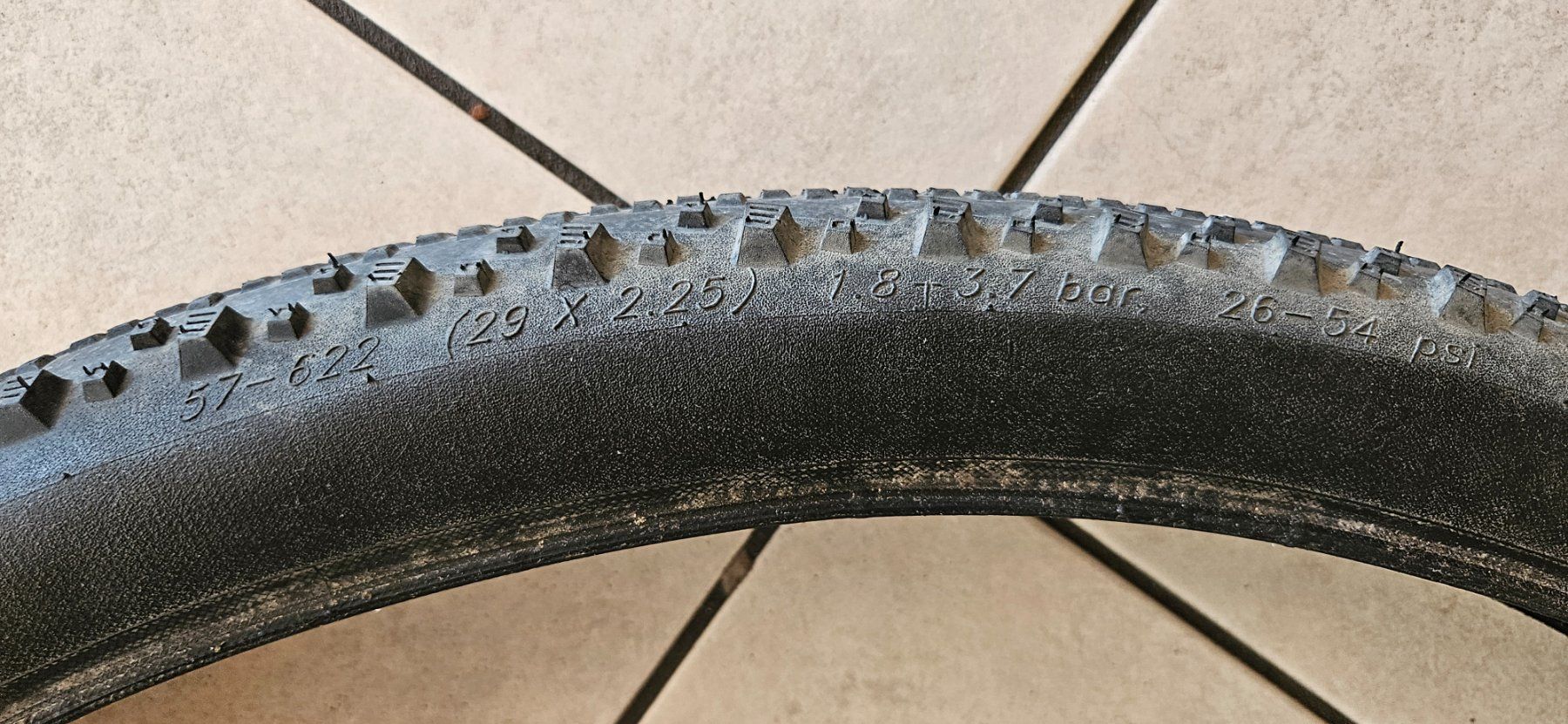 Schwalbe Pneus & Kompletträder: 2 Pneu Schwalbe, Thunder Burt, Addix Speed, 29er – Gebraucht aus Trachslau von Daniel12766 2
