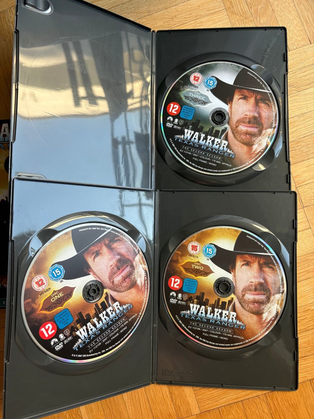 Tutti i DVDs: Walker, Texas Ranger - Season 2.1 - DVD – Usato da Zürich venduto da Malcom 1
