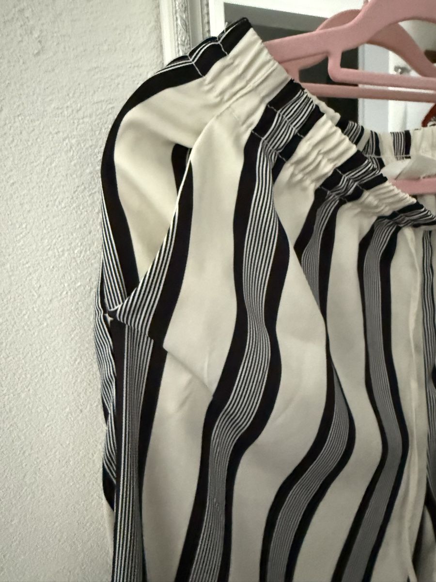 H&M Pantaloni: Schlupfhose Grösse M.      Alles muss weg – Nuovo (secondo la descrizione) da Pfeffikon LU venduto da pepino17 2